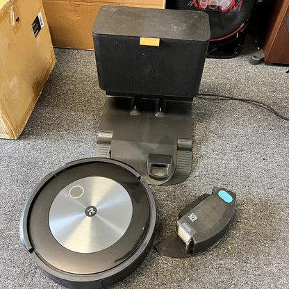 iRobot - Roomba j7+ (7550) Wi-Fi Connected Robot Vacuum