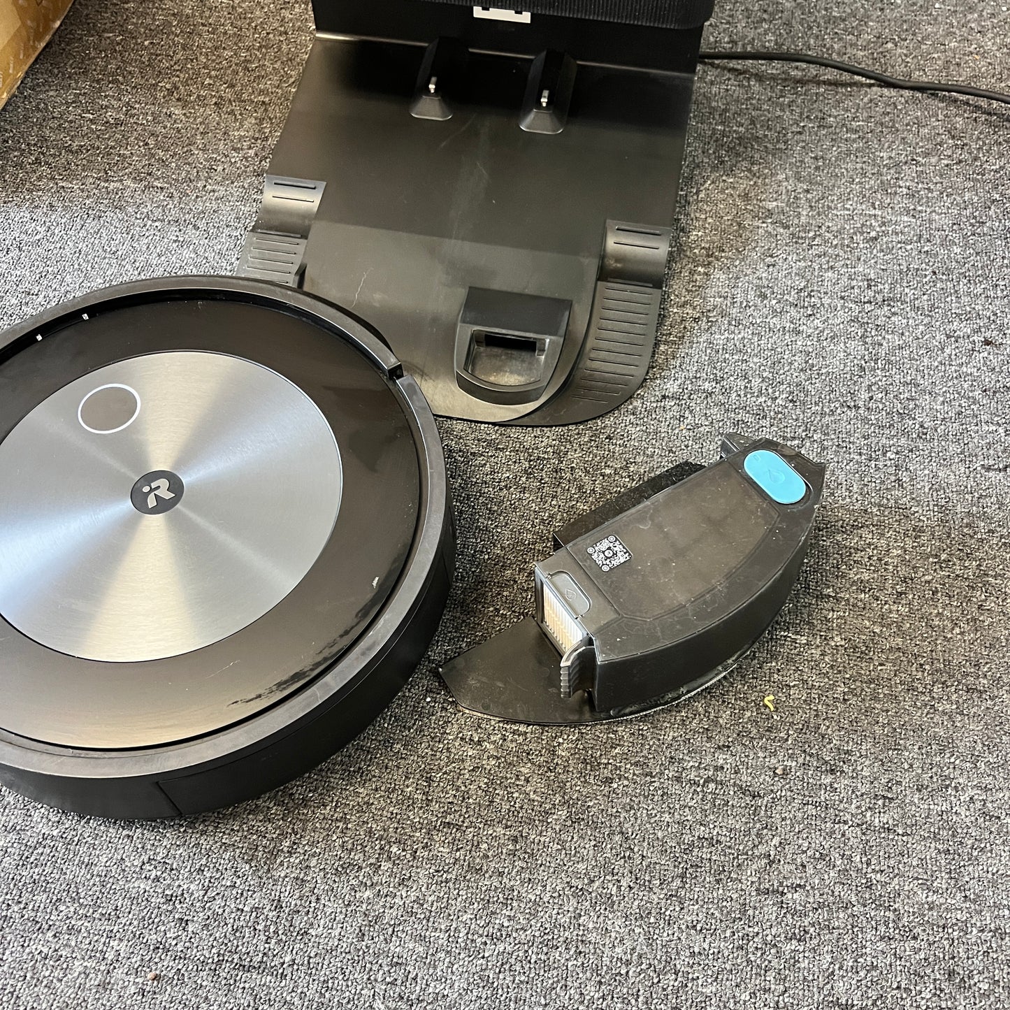 iRobot - Roomba j7+ (7550) Wi-Fi Connected Robot Vacuum