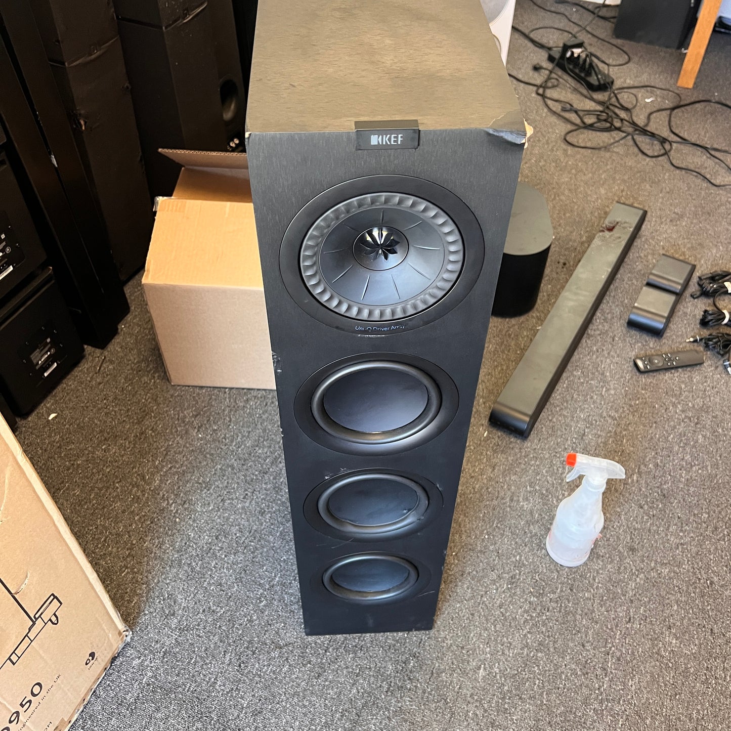 KEF - Q750 6.5" 2.5-Way Floorstanding Speaker - Single
