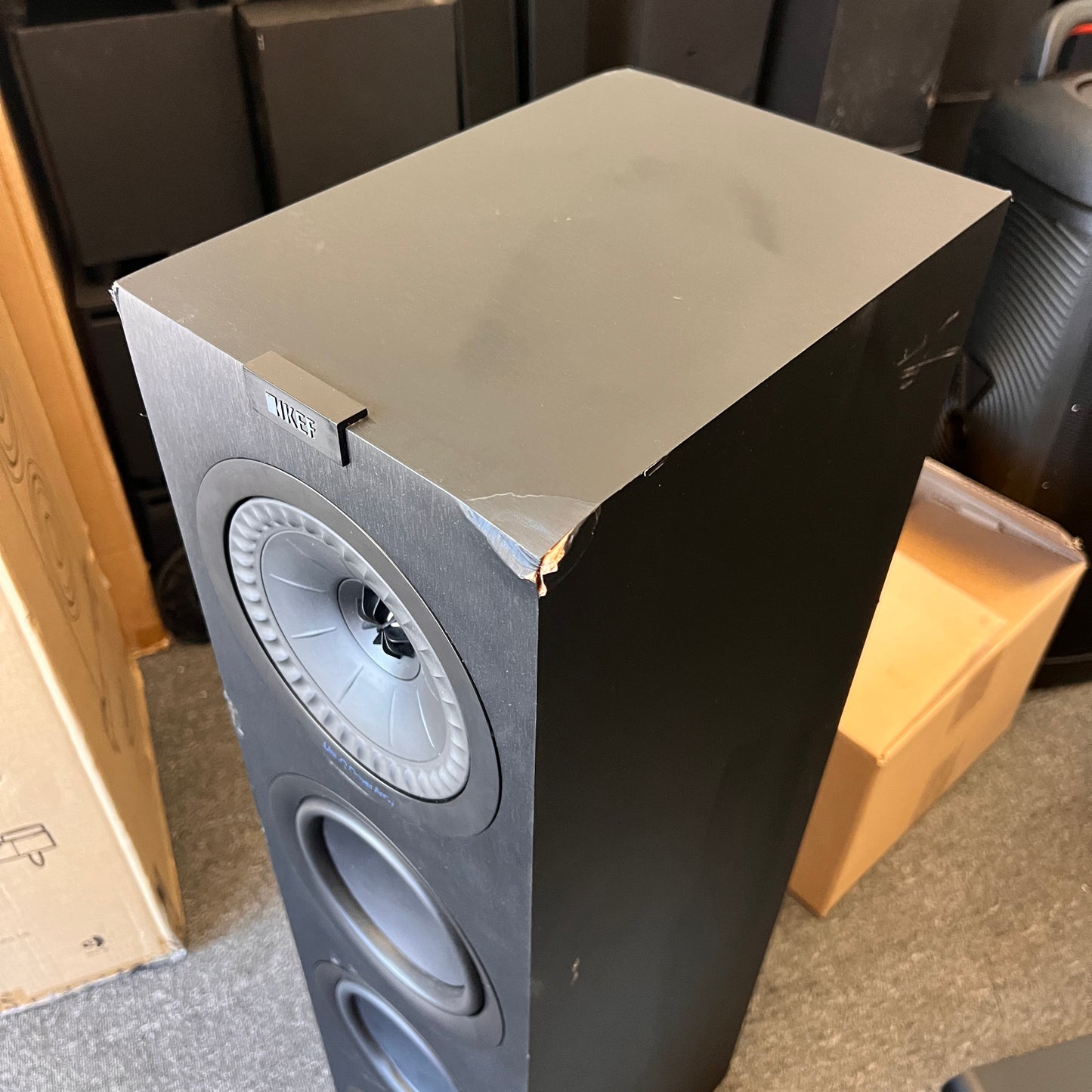 KEF - Q750 6.5" 2.5-Way Floorstanding Speaker - Single