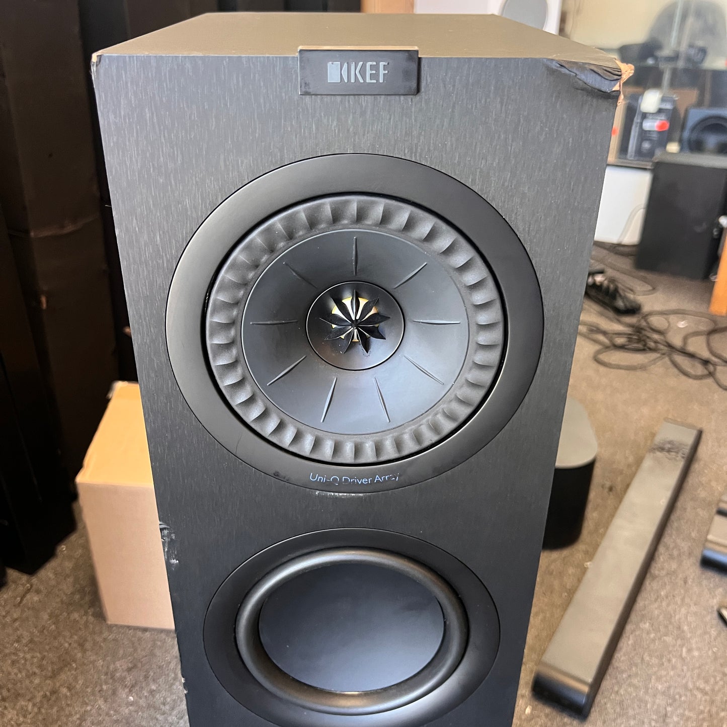 KEF - Q750 6.5" 2.5-Way Floorstanding Speaker - Single
