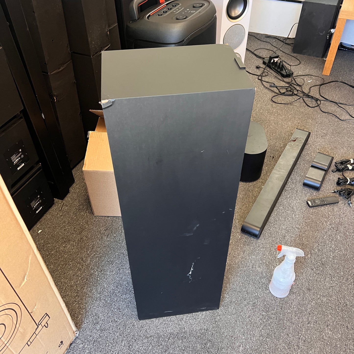 KEF - Q750 6.5" 2.5-Way Floorstanding Speaker - Single