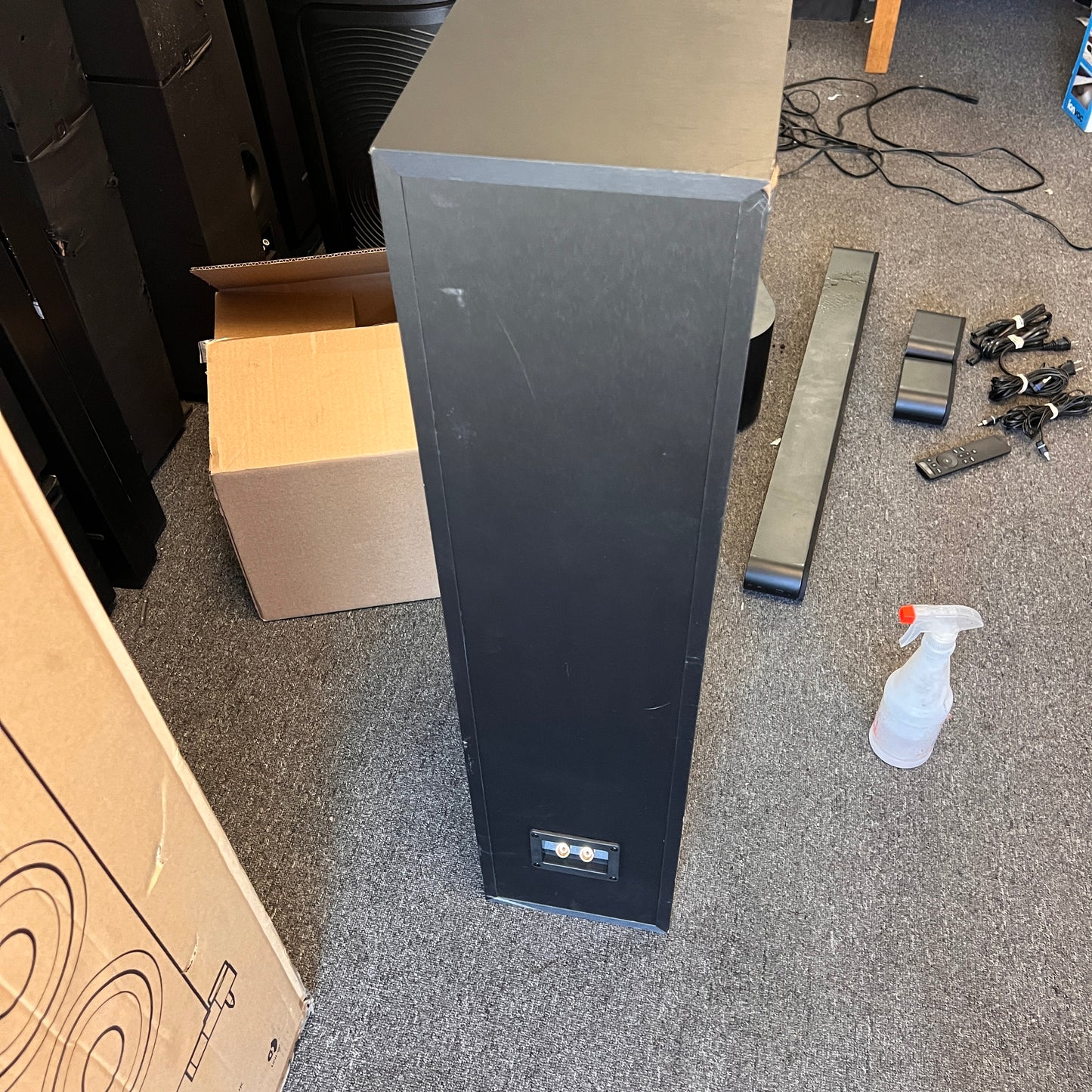 KEF - Q750 6.5" 2.5-Way Floorstanding Speaker - Single