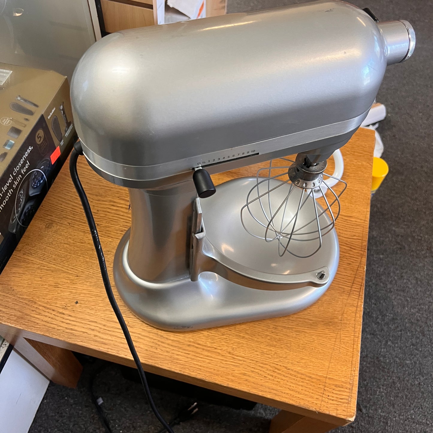 KitchenAid - 5.5 Quart Bowl-Lift Stand Mixer - Contour Silver