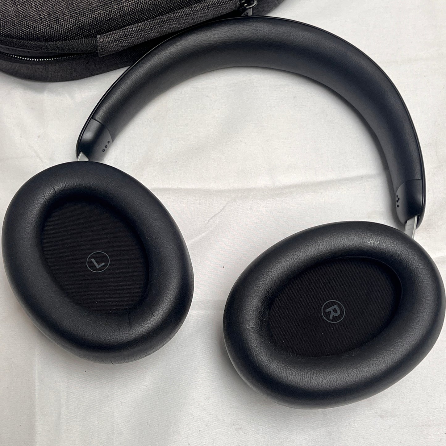AKG N9 Hybrid - Wireless Over-Ear Noise Cancelling Headphones