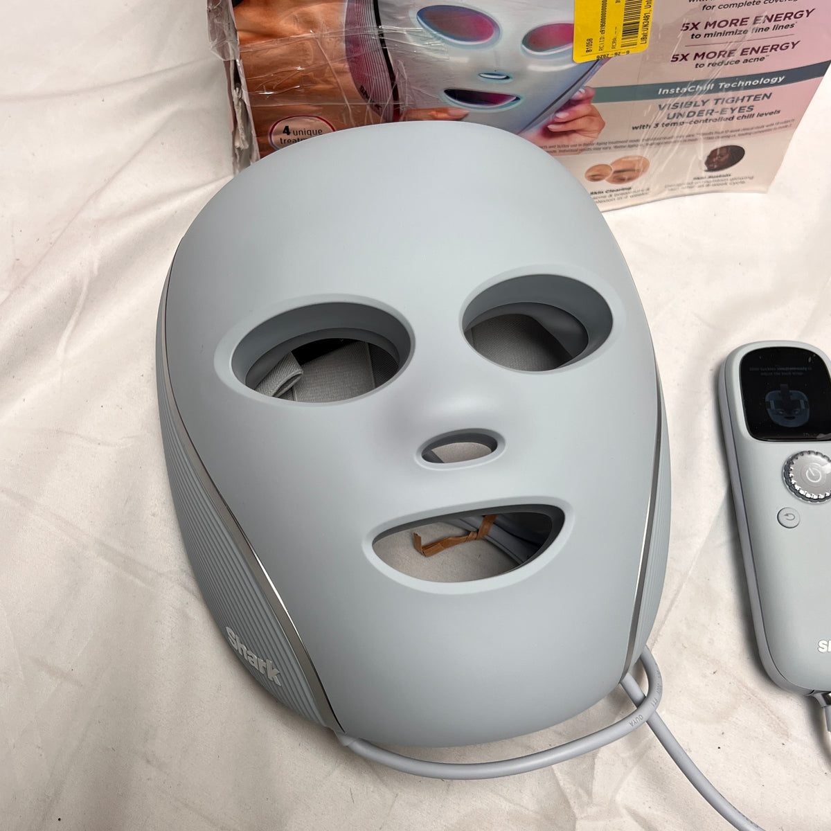 Shark - CryoGlow Cooling + LED Anti-Aging & Skin Clearing Face Mask